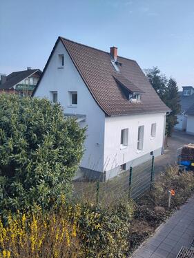 Foto - Haus, freist., mitten in Lichruhig gelegen, gr. Garten, Garage