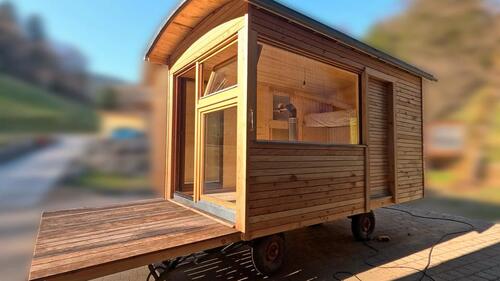 Foto - Modernes Öko-Tiny House auf Rädern