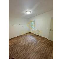 2 Zimmer Apartment in zentraler Lage -- mit EBK und Duschbadezimmer -- Terrasse - Windischeschenbach