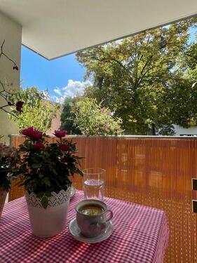 Foto - Stilvolle 2 Zimmer Wohnung mit sonnigem Balkon, Einbauküche und Tiefgaragenstellplatz Nähe Bahnhof