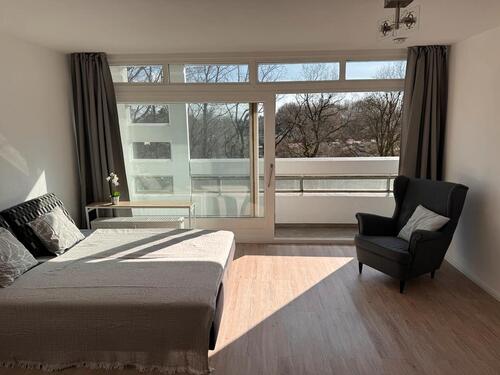 Foto - Möblierte Balkon Wohnung mit PKW Stellplatz, sofort verfügbar