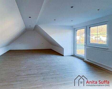 Foto - Helle, großzügig geschnittene 3,5-Zimmer-Wohnung mit 125 m² Wohnkomfort