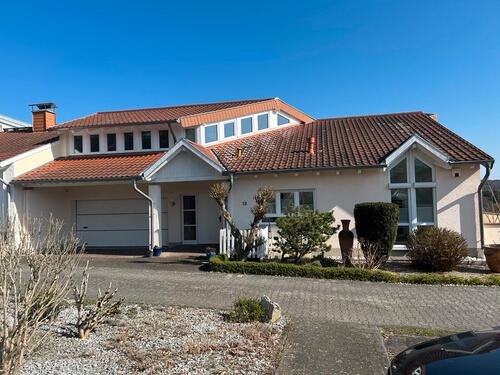 Foto - Haus zur Vermietung - 2.300,00&nbsp;EUR Kaltmiete, ca.&nbsp; 235,00&nbsp;m&sup2;