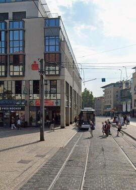 Foto - JENA ZENTRUM: Top-Laden direkt an Haltestelle