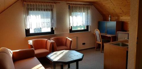 Foto - 50m2 DG Wohnung 2,5 Zimmer - 740,00&nbsp;EUR Kaltmiete, ca.&nbsp; 50,00&nbsp;m&sup2;