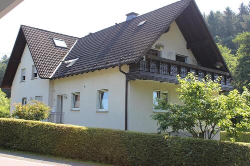 Foto - Vielseitiges Zweifamilienhaus mit ELW und schönem Grundstück