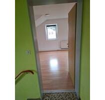 2 Zimmer Dachgeschoß Küche Bad - 420,00&nbsp;EUR Kaltmiete, ca.&nbsp; 79,00&nbsp;m&sup2; in Windischeschenbach (PLZ: 92670)