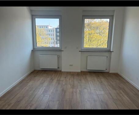 Foto - Großzügige, renovierte, helle fünf Zimmerwohnung (WG geeignet)