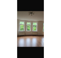 2-Zimmer Wohnung mit Balkon - 260,00 EUR Kaltmiete, ca.  56,00 m² in Plauen (PLZ: 08523)