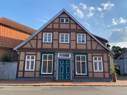 Foto - Haus mit 3 Wohnungen u. 1 Gewerbeeinheit in Bleckede von privat