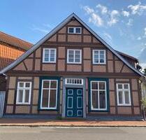 Haus mit 3 Wohnungen u. 1 Gewerbeeinheit in Bleckede von privat - Lüneburg