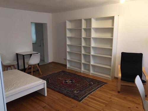 Foto - 1-Zi-Appartement, ca. 30 m2, neu renoviert, möbliert, Nähe DEZ
