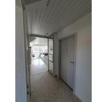 2-Zimmer-Wohnung mit großer Fensterfront & Sichtdachstuhl - Windsbach