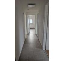 Eisenberg, renovierte DG-Wohnung 60qm mit Einbauküche - Eisenberg (Pfalz)