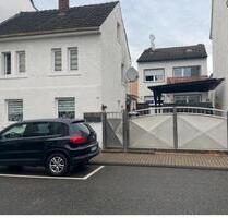 Zwei Häuser auf einem Grundstück zu verkaufen - Urmitz