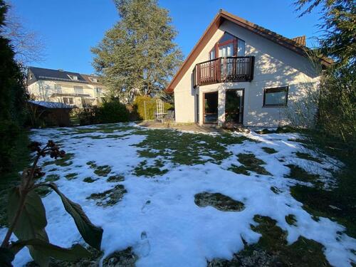 Foto - Vollmöbliertes Einfamilienhaus mit Garten, 3er WG geeignet