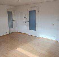 2 12 Zimmer DG-Wohnung zu vermieten - Brackenheim