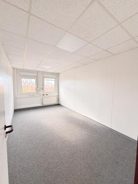Foto - Lagerräume & Büro - 350,00&nbsp;EUR Kaltmiete, ca.&nbsp; 15,00&nbsp;m&sup2;