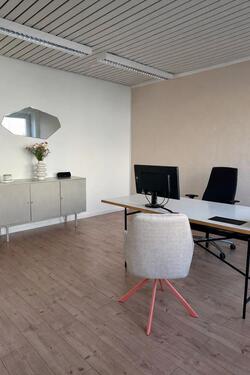 Foto - Helles möbiliertes Büro - Perfekte Alternative zum Home Office