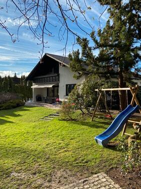 Foto - Außergewöhnliches Einfamilienhaus mit riesigem Garten in Boos