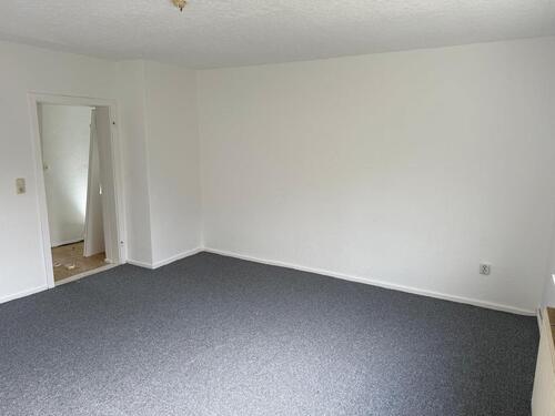 Foto - 3 Zimmer Wohnung frisch renoviert EBK DUSCHE BLICK AUF GRÜN