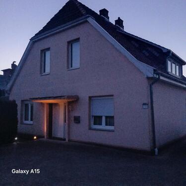 Foto - 'BEZUGSFREI' - Sanierungsbedurftige Zweifamilienhaus
