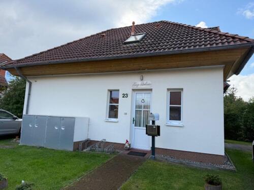 Foto - Einfamilienhaus mit zwei Wohnungen in schöner Lage