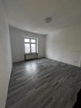 Foto - WOHNUNG ABSOFORT - 875,00&nbsp;EUR Kaltmiete, ca.&nbsp; 105,00&nbsp;m&sup2;