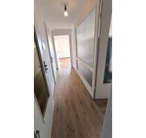 2 Zimmerwohnung DG (teils möbliert) mit Küchenzeile - Hünfeld