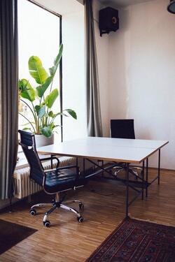 Foto - Zwei Schreibtischplätze im Ladenatelier in Giesing zu vergeben