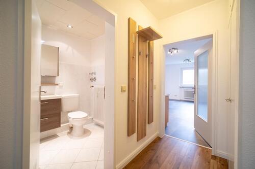 Foto - STILLVOLLE, NEUWERTIGE 2 ZI WHG BALKON, EBK in WIESBADEN