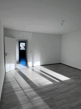 Foto - Modernisierte 3-ZKB mit Balkon & Stellplatz