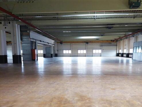 Foto - Hallenfläche in Göppingen – Mit Lastenaufzug, ab 4EURm²