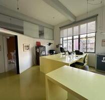 zwei ArbeitsplätzeCo-Working-Places in KölnSülz i