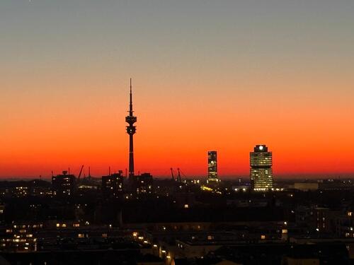 Foto - Luxuriöses Highrise-Appartement voll möbliert mit Panorama-Blick