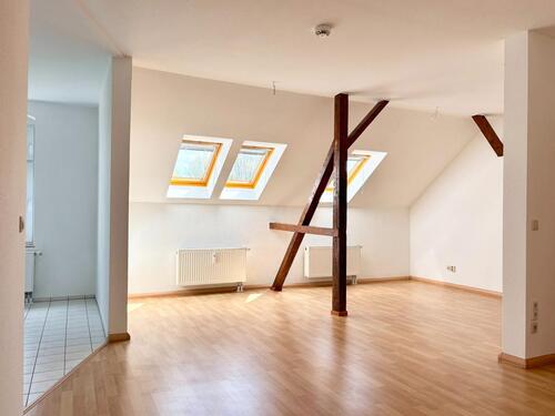 Foto - Gablenz * frisch renovierte 2 Zimmer * Dachgeschoss * offene Küche * frei