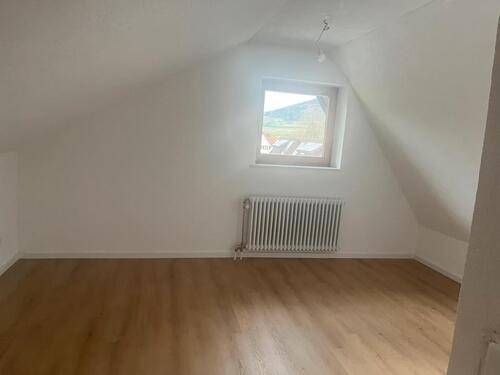 Foto - 2 Zimmer Dachwohnung - 600,00&nbsp;EUR Kaltmiete, ca.&nbsp; 75,00&nbsp;m&sup2;