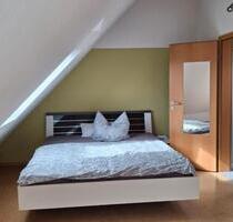 Untervermietung 1 großes Zimmer mit Bad im Dachgeschoß - Ilbesheim bei Landau in der Pfalz