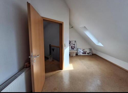 Foto - 1 Zimmer Dachgeschoßwohnung zur Miete in Ilbesheim bei Landau in der Pfalz