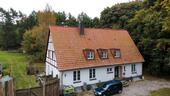 Foto - Großes rustikales Landhaus in Alleinlage im Wald am Golf Platz