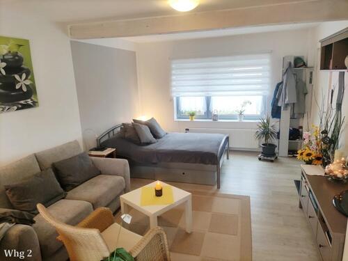 Foto - Haus mit 182m2 , 3 WE ( 120m2 32m2 30m2 )