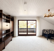 Charmante 3-Zimmer DG Wohnung mit großem Balkon in ruhiger Lage von Böblingen!