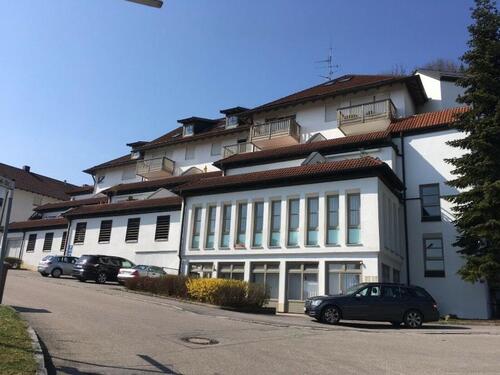 Foto - Möblierte 1-Zimmer-Dachgeschosswohnung ab 01.04