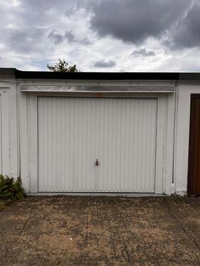 Foto - Garage in der Caroline Neuber Str. mit el. Tor zu vermieten!!