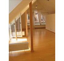Dachgeschoss Wohnung mit Balkon im Zentrum von Bad Neustadt - Bad Neustadt an der Saale