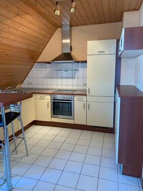 Foto - Schöne 3-Zimmer-Dachgeschoss-Wohnung mit Balkon und EBK