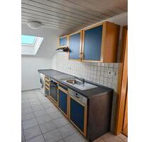 Charmante Dachgeschosswohnung in Reichenbach zu vermieten - Reichenbach an der Fils