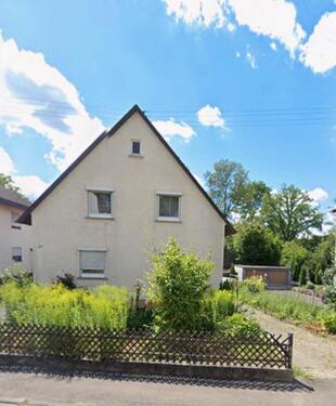 Foto - 1 Familienhaus - 2.300,00&nbsp;EUR Kaltmiete, ca.&nbsp; 140,00&nbsp;m&sup2;