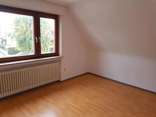 Foto - 1 Zimmer Dachgeschoßwohnung zur Miete in Stuttgart