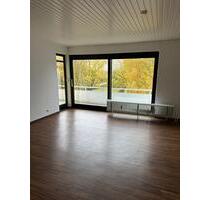 Helle 4-Zimmer-Wohnung mit großem Balkon, EBK & Stellplatz–Lüchow - Lüchow (Wendland)